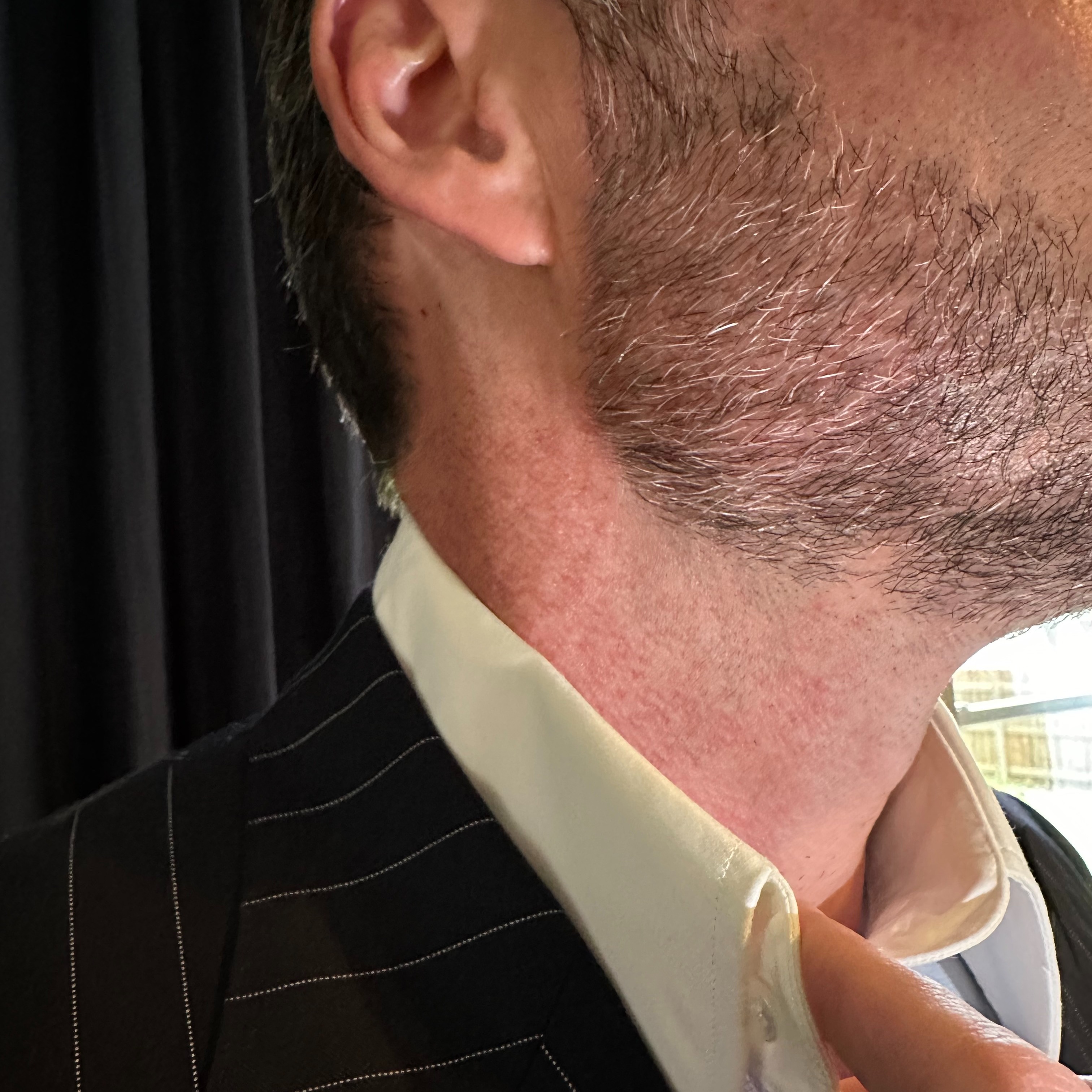 man's beard trim and shave line 